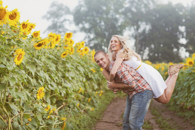 Man Carrying Woman — Yellow, Joyful