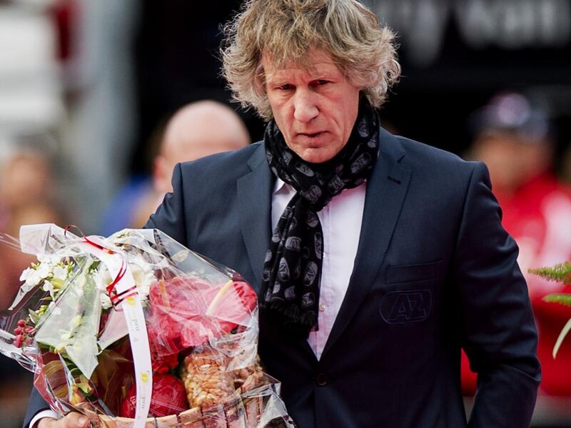 Man Holding Flowers — Black