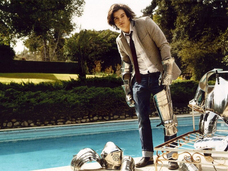 Man in Armor by Pool — Blue