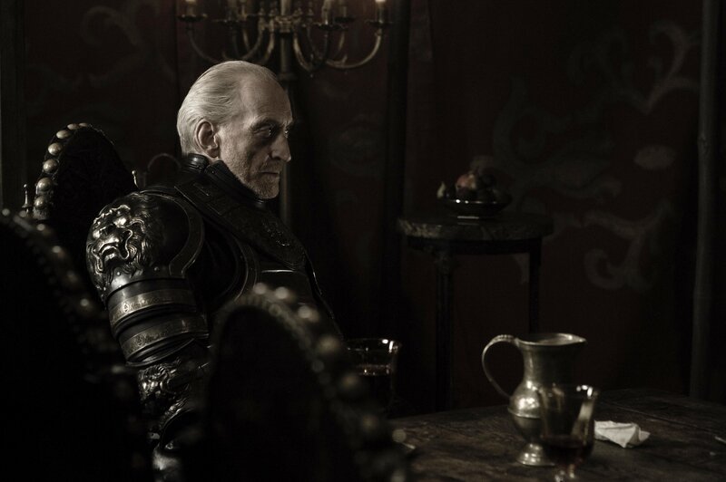Man in Armor Sitting — Black