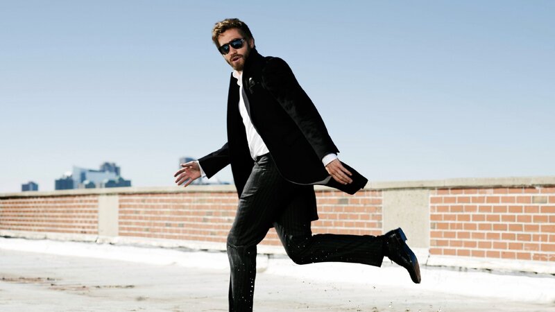 Man in Black Suit — Dynamic