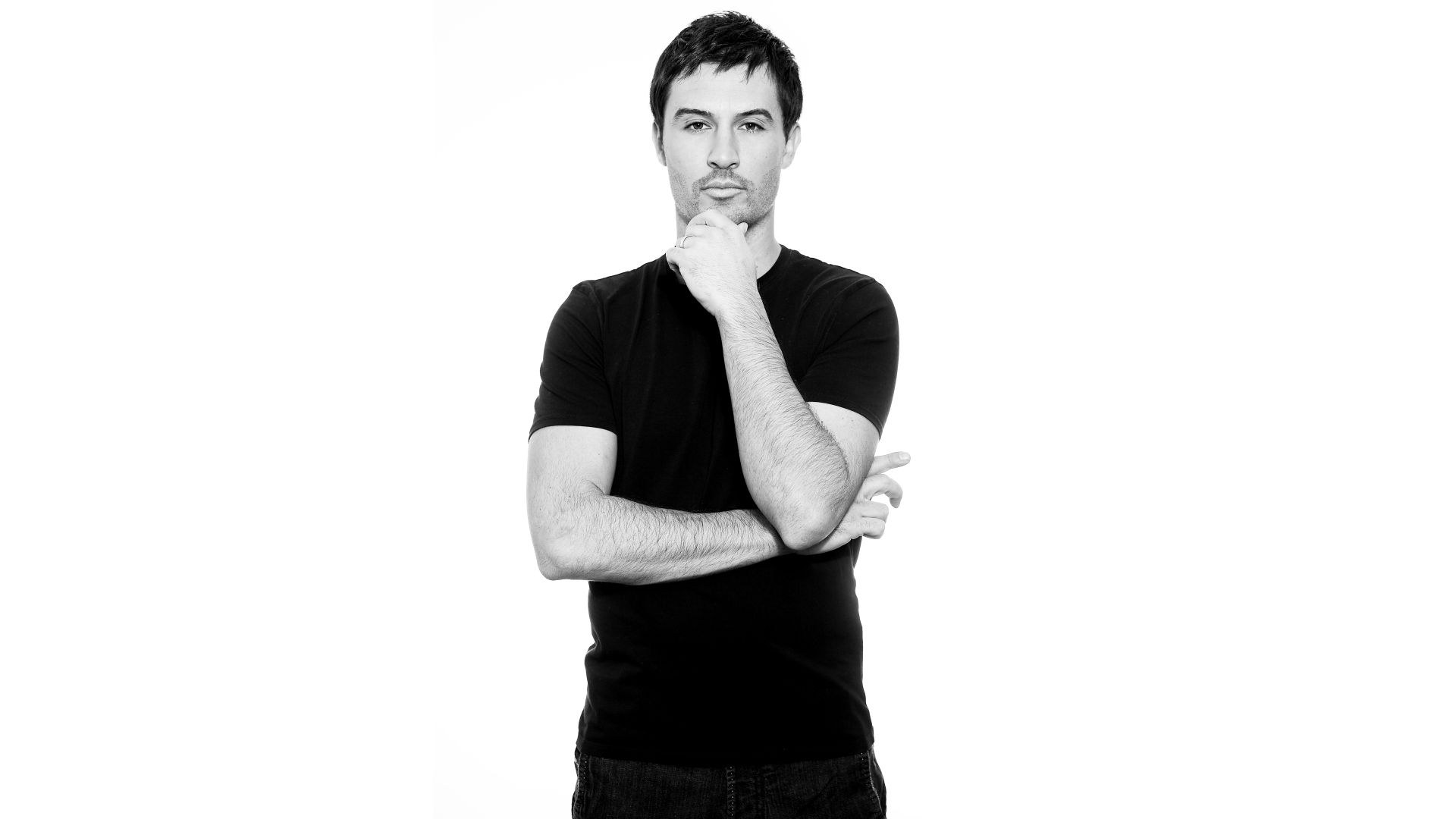 man in black t-shirt