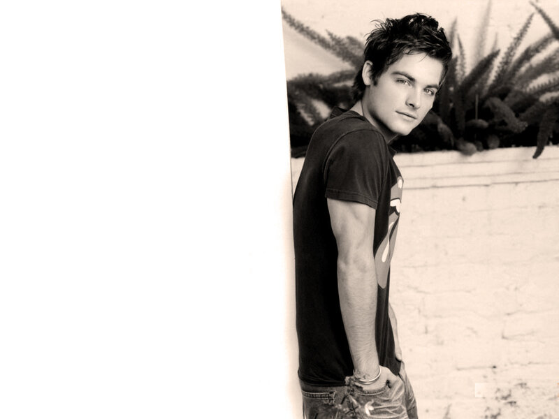 Man in Black T-shirt — Neutral