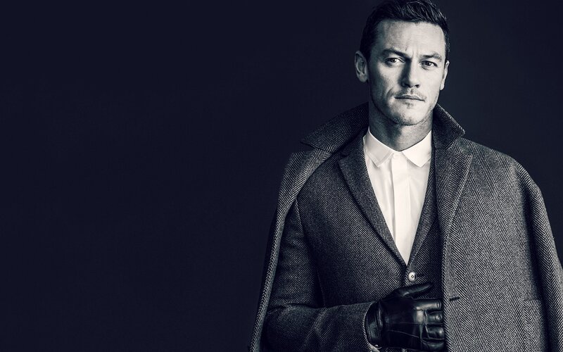 Man in Coat and Gloves — Black