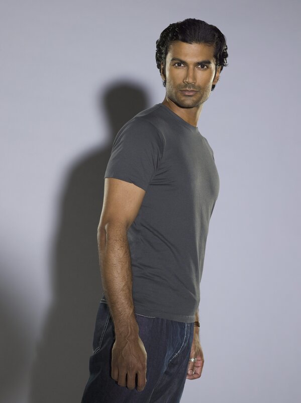 man in gray t-shirt