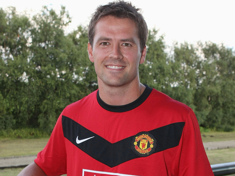 man in manchester united jersey