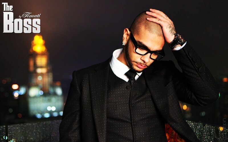 Man in Suit at Night — Black