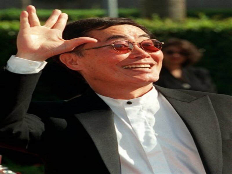 Man in Suit Waving — Black