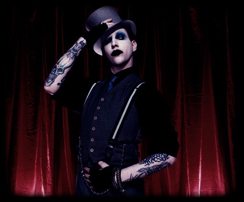 Man in Top Hat and Makeup — Black