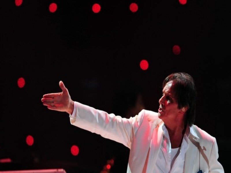 Man in White Suit — Black, Dramatic