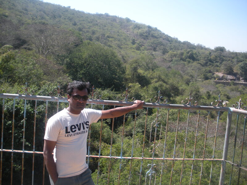 Man in White T-shirt — Green