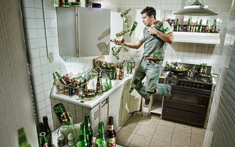 Man Juggling Bottles — Green