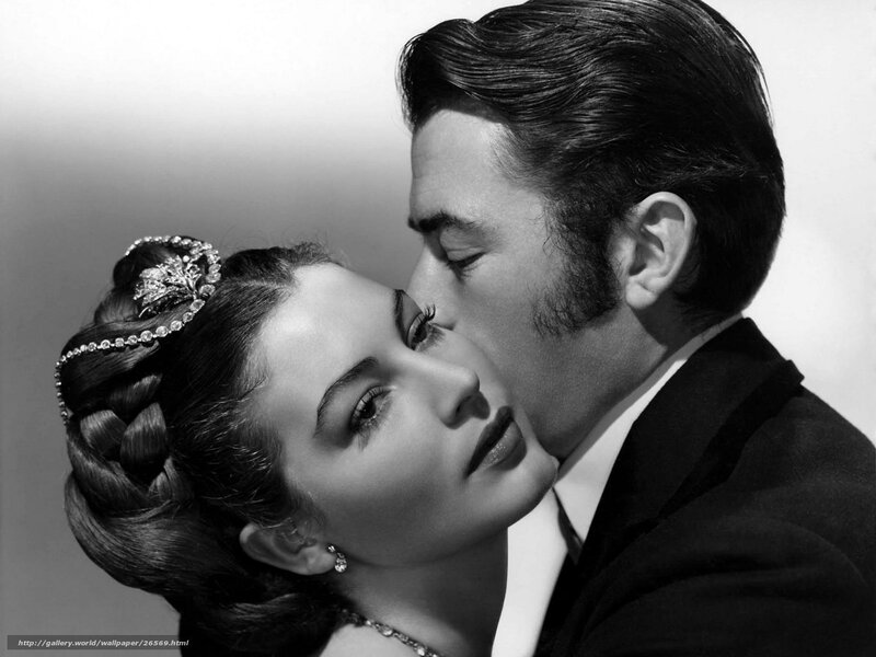 Man Kissing Woman — Black, Dramatic