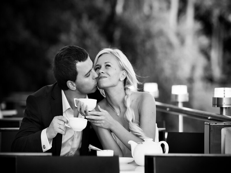 Man Kissing Woman — Black, Romantic