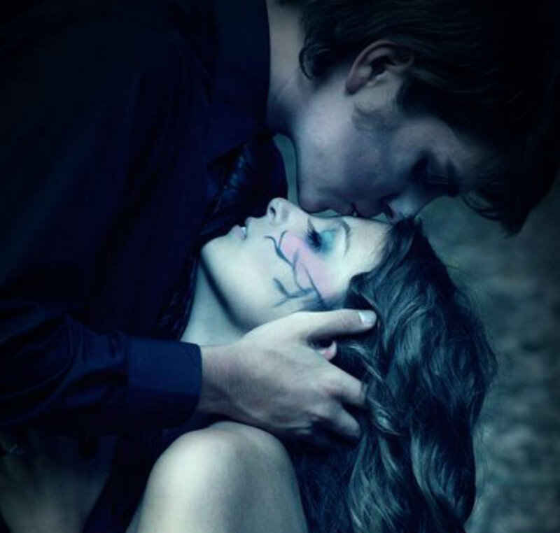Man Kissing Woman — Blue, Dramatic, Night