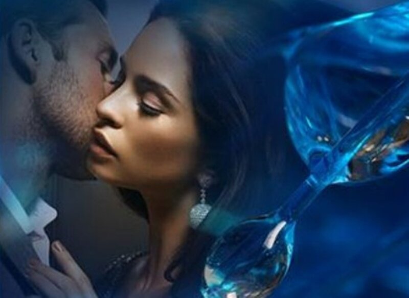 Man Kissing Woman — Blue, Dramatic