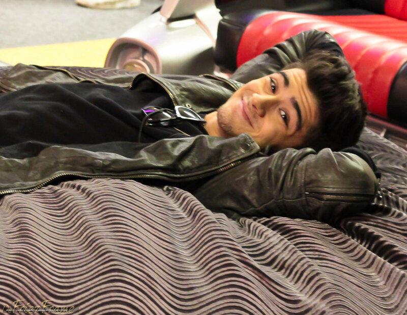 Man Lying on a Couch — Black