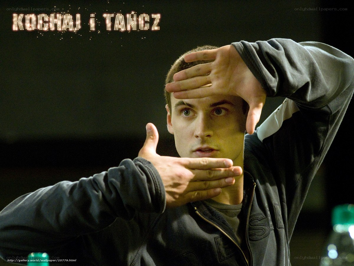 man making hand frame gesture