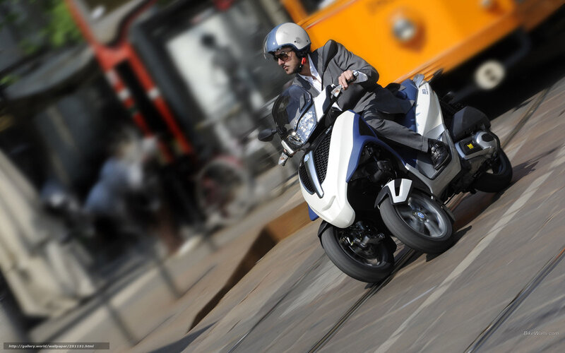 Man on Scooter — White, Dynamic