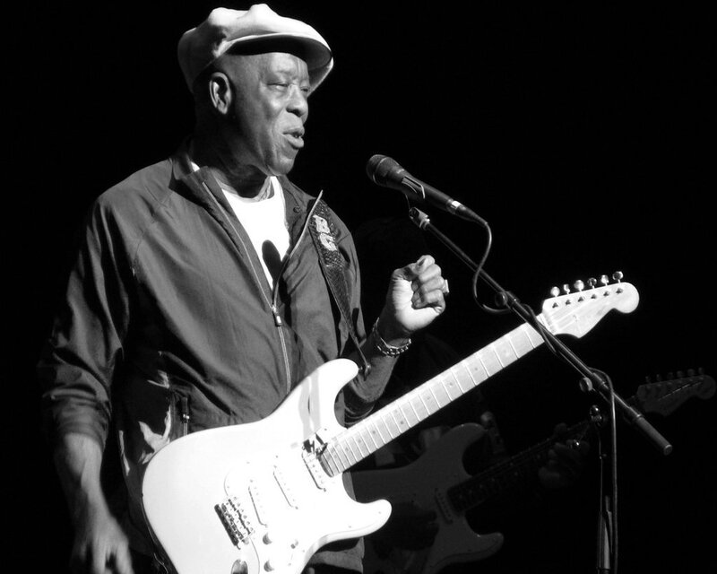 Man Playing Guitar — Black, Dramatic