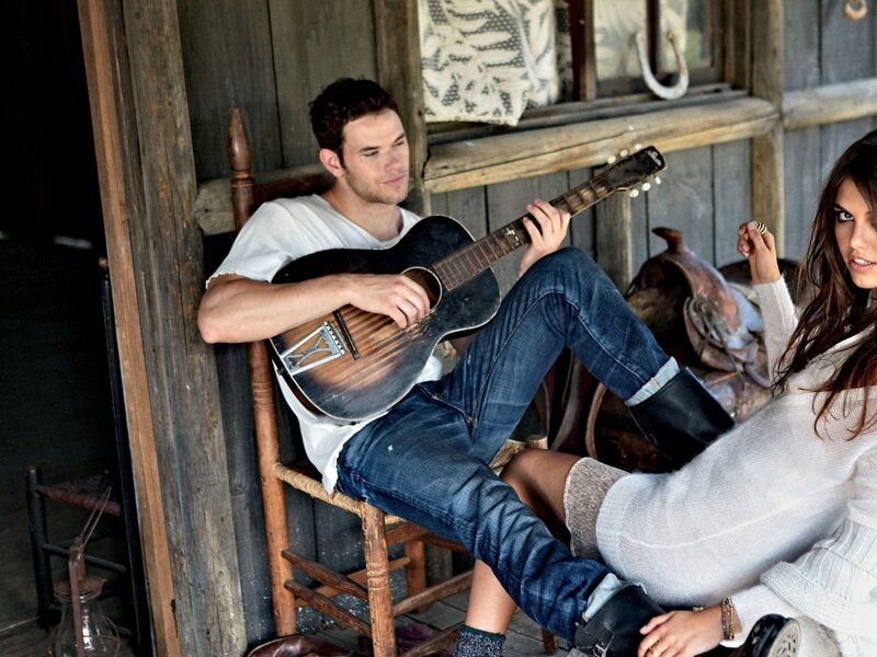 Man Playing Guitar — Brown, Relaxed