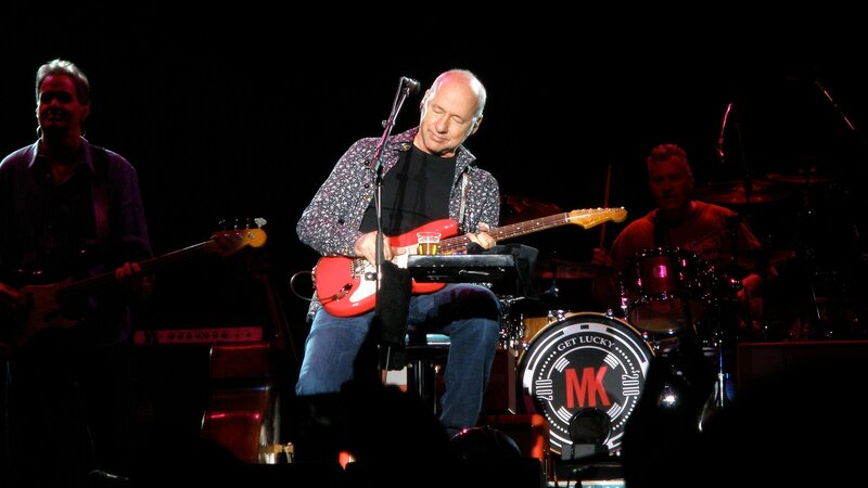 Man Playing Guitar on Stage — Black, Performing