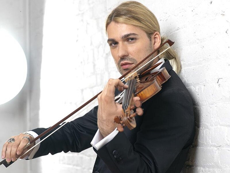 Man Playing Violin — Black