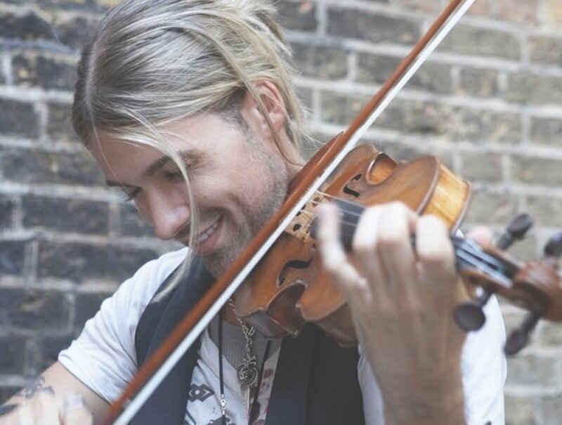 Man Playing Violin — Brown, Focused, Photograph