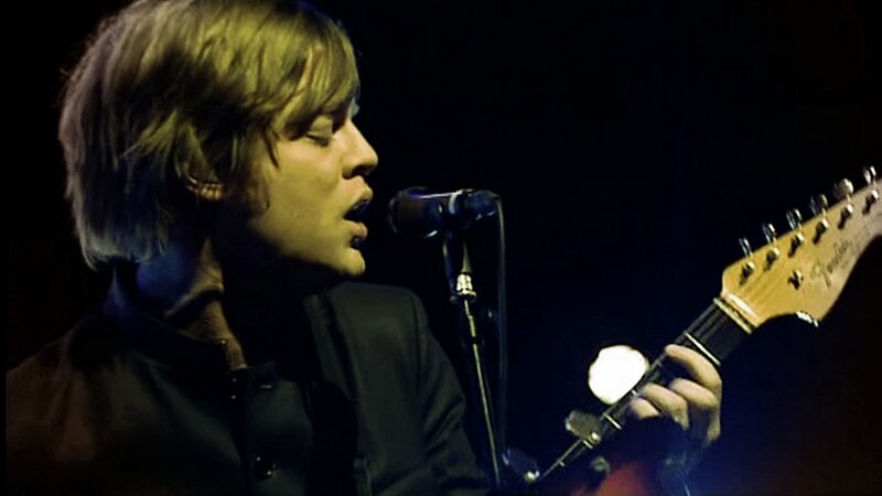 Man Singing with Guitar — Black