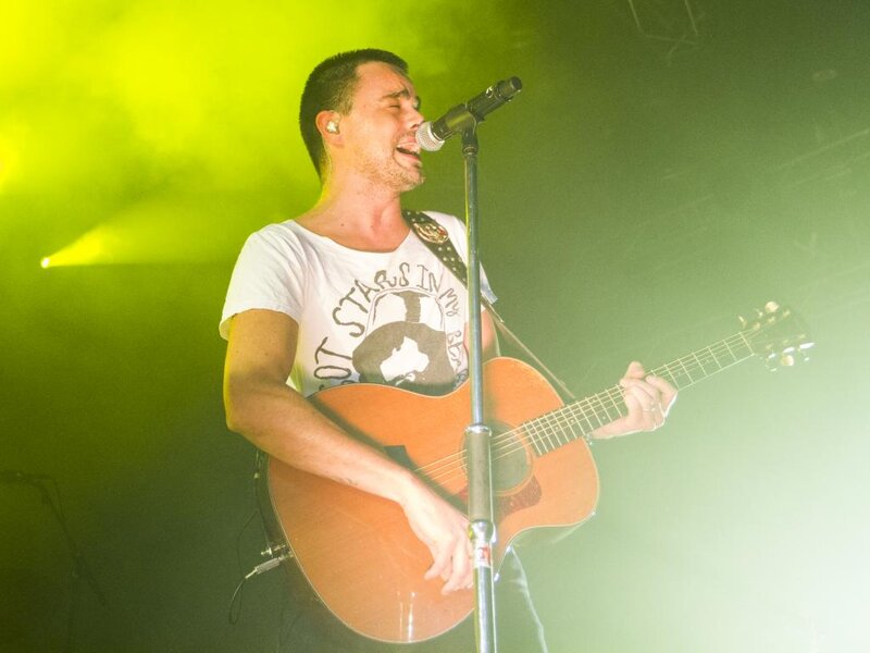Man Singing with Guitar — Green