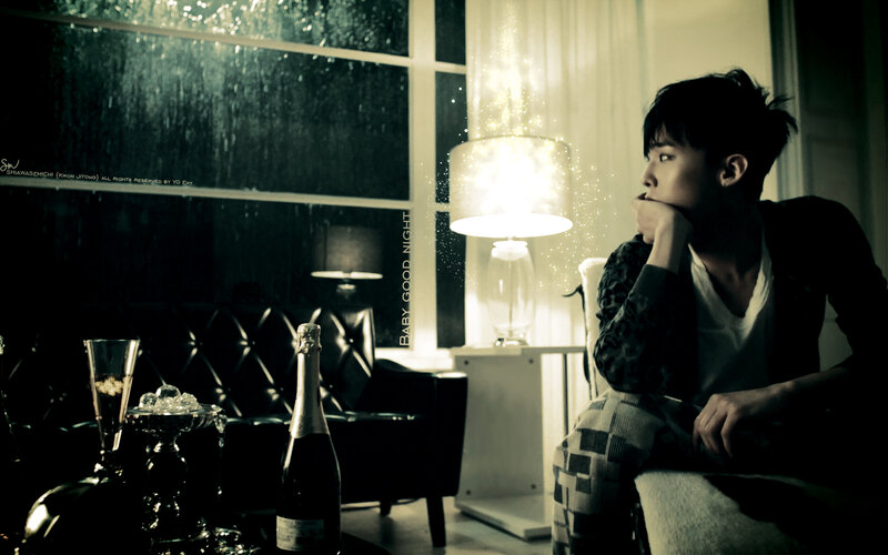 Man Sitting on Couch — Black