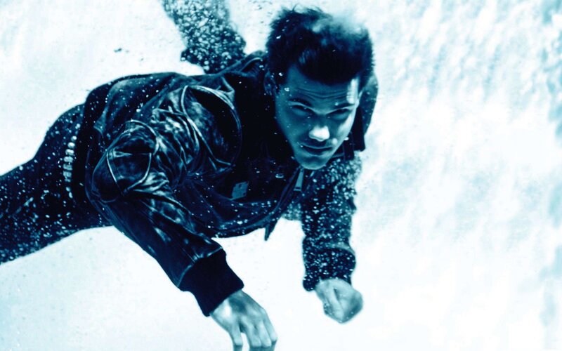 man swimming underwater