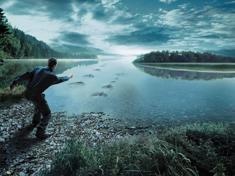 Man Throwing Stones — Blue