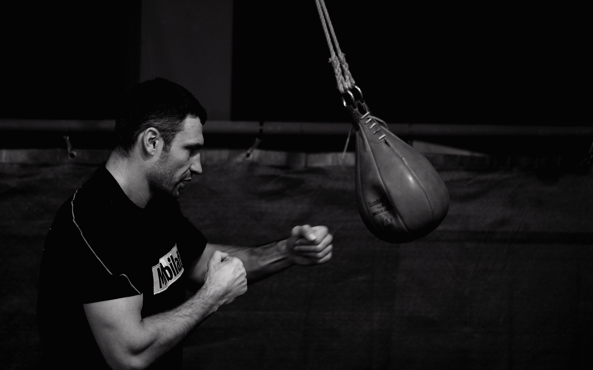 man training with speed bag