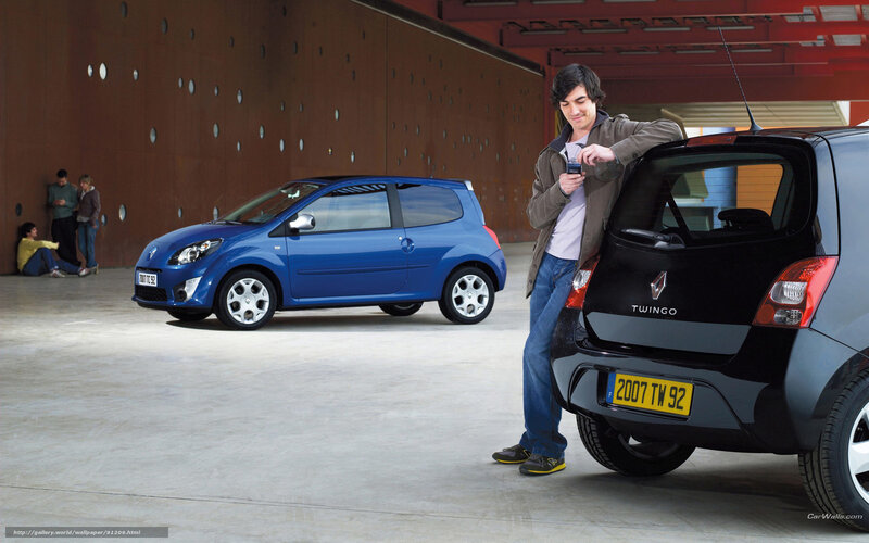 Man using car key fob
