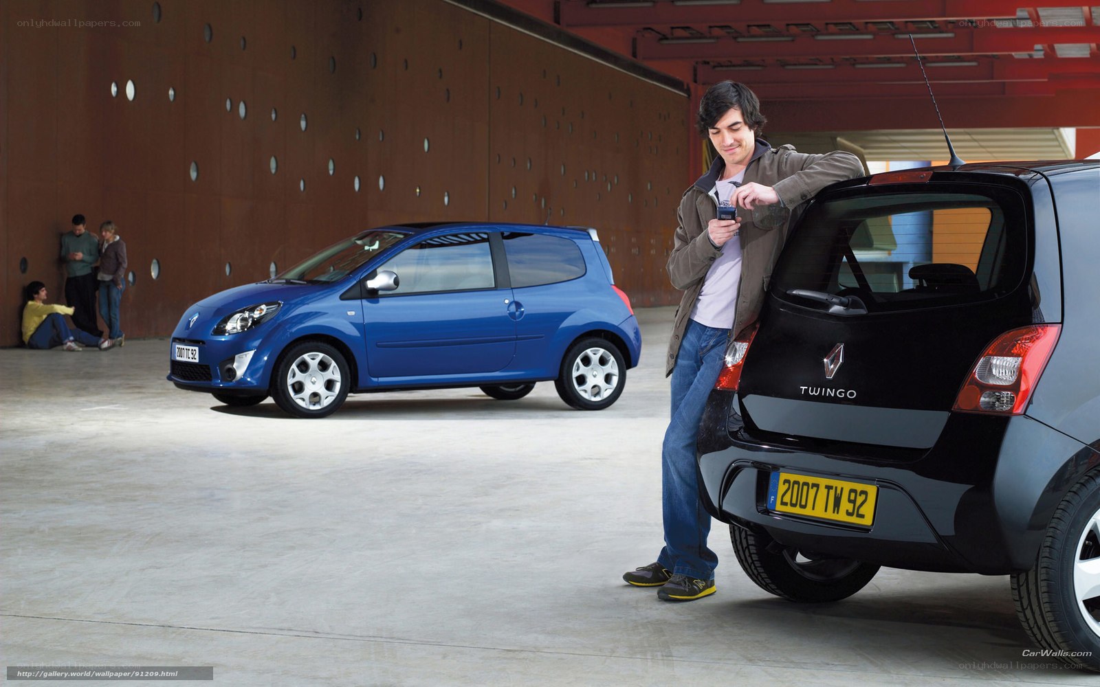 Man using car key fob