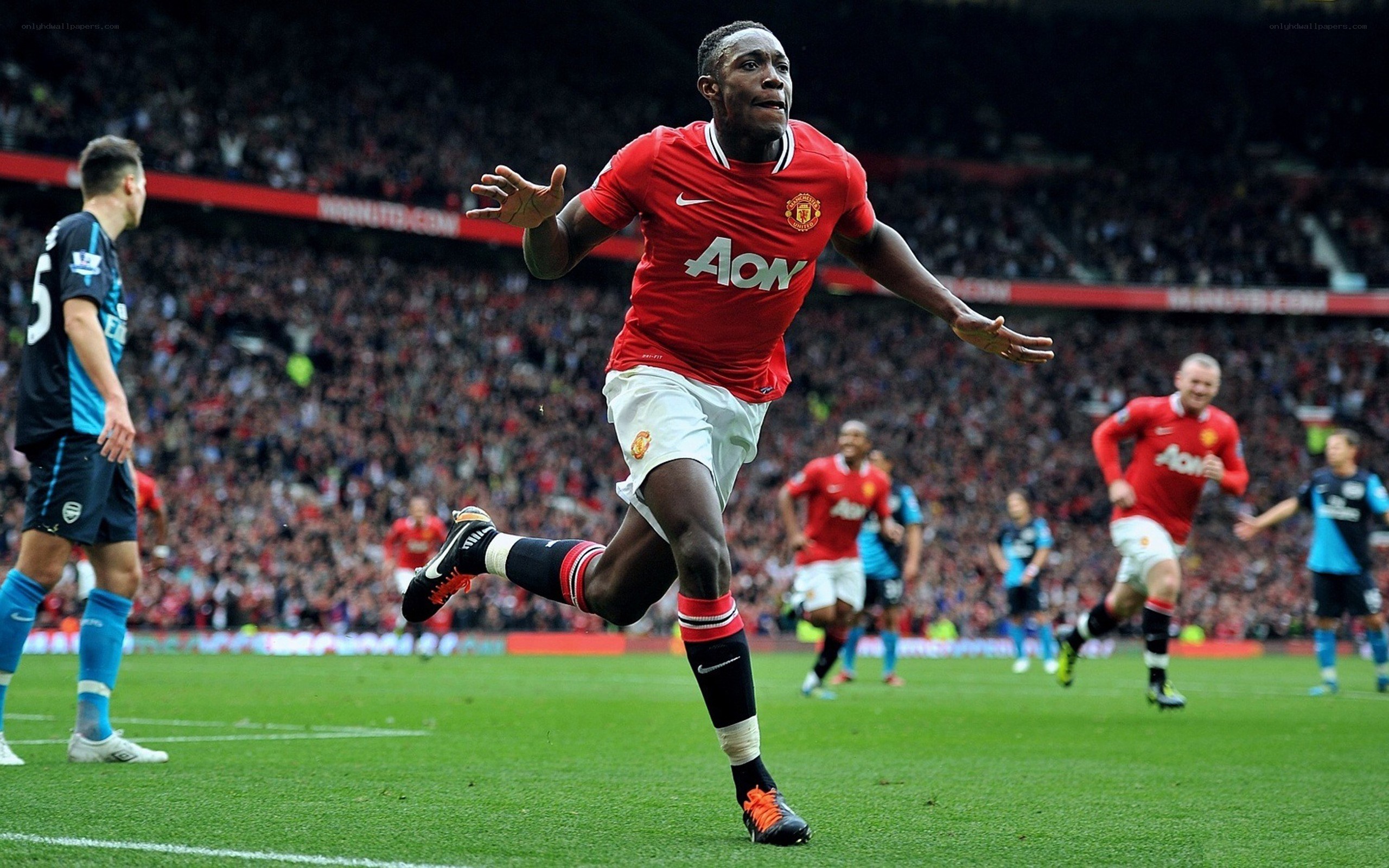 Man Utd player celebrates goal