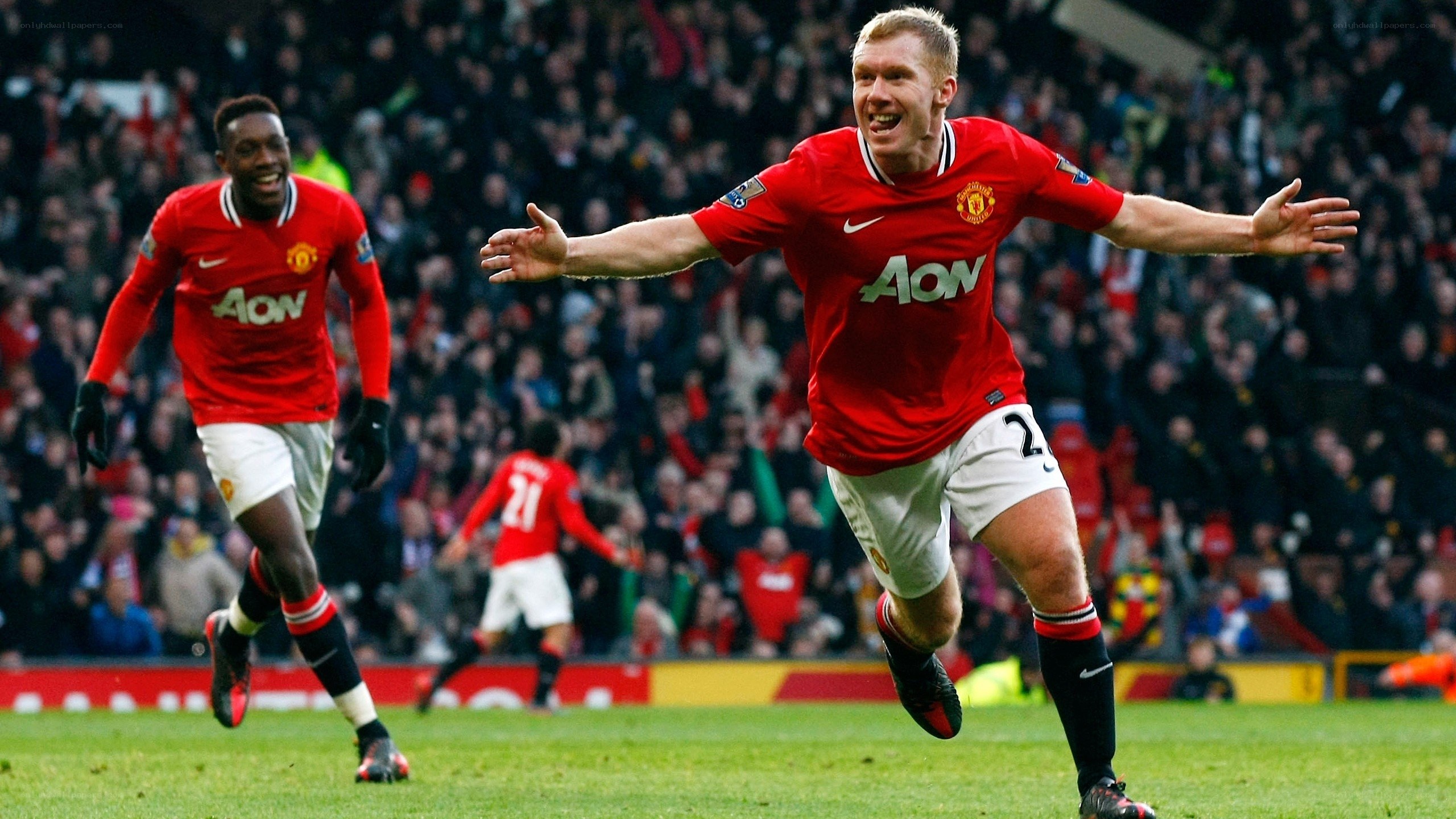 Man Utd players celebrate goal