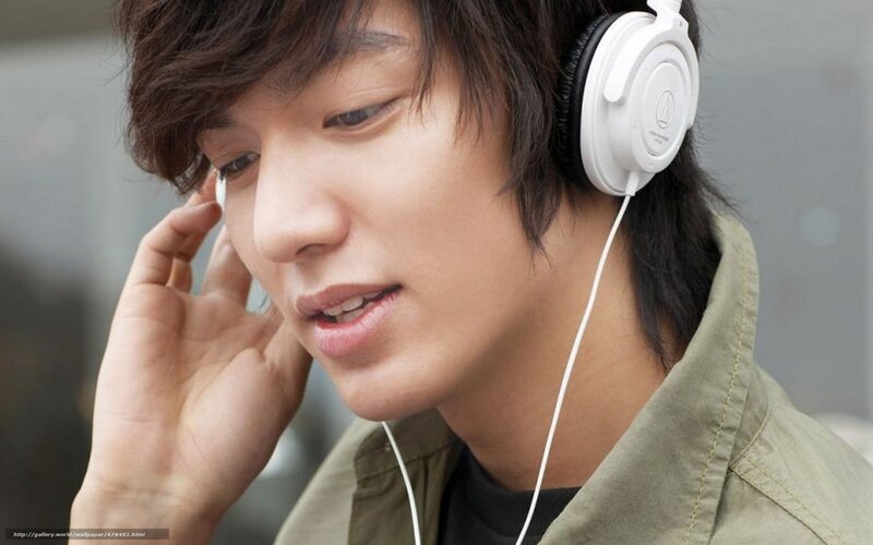 Man Wearing Headphones — White, Calm