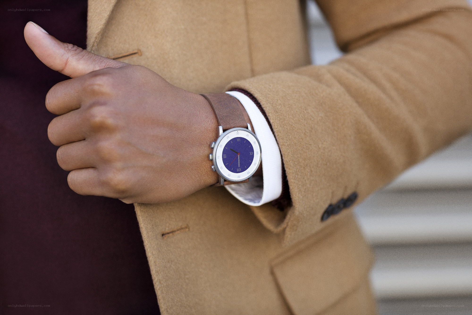 man wearing smartwatch