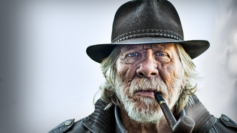 Man with Pipe and Hat — Black