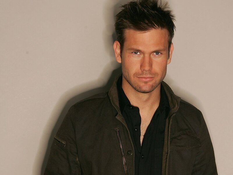 Man with Spiky Hair — Brown, Neutral