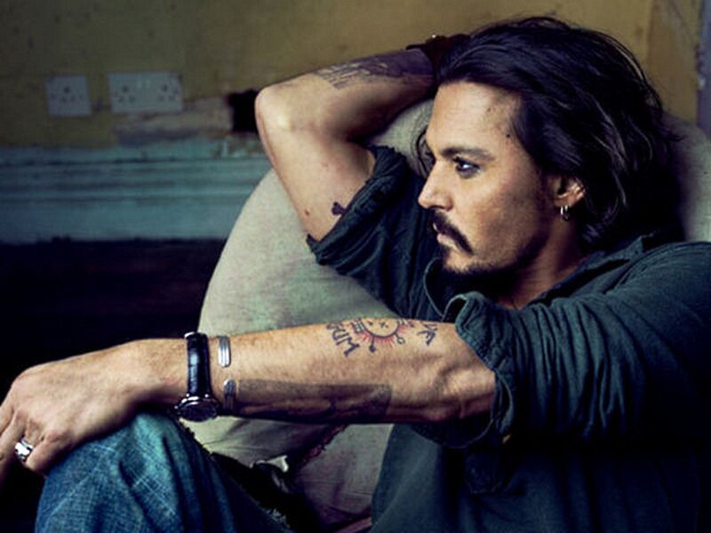 Man with Tattoos Sitting — Green