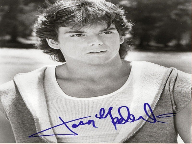 Man with Wavy Hair — Black