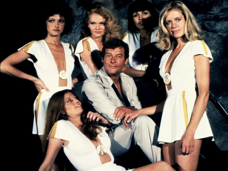 Man with Women in White — Dramatic
