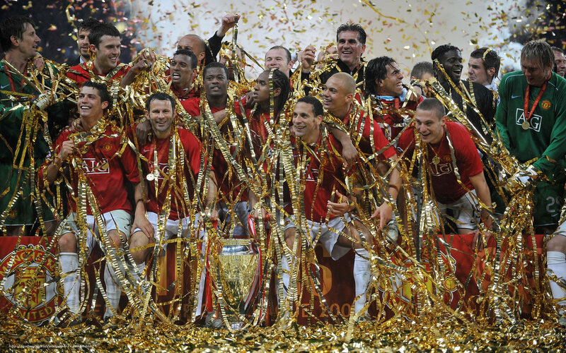 Manchester United celebrates trophy win