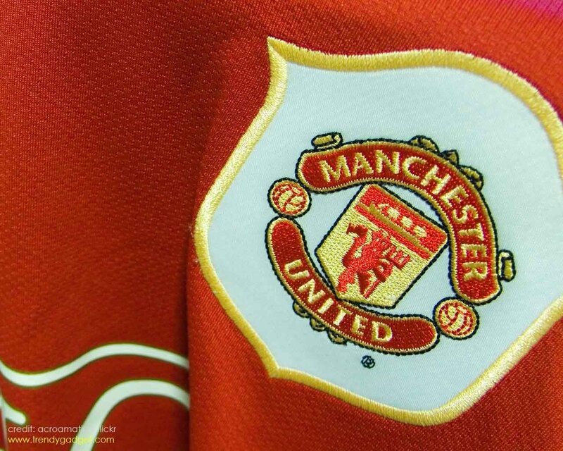 Manchester United crest on jersey