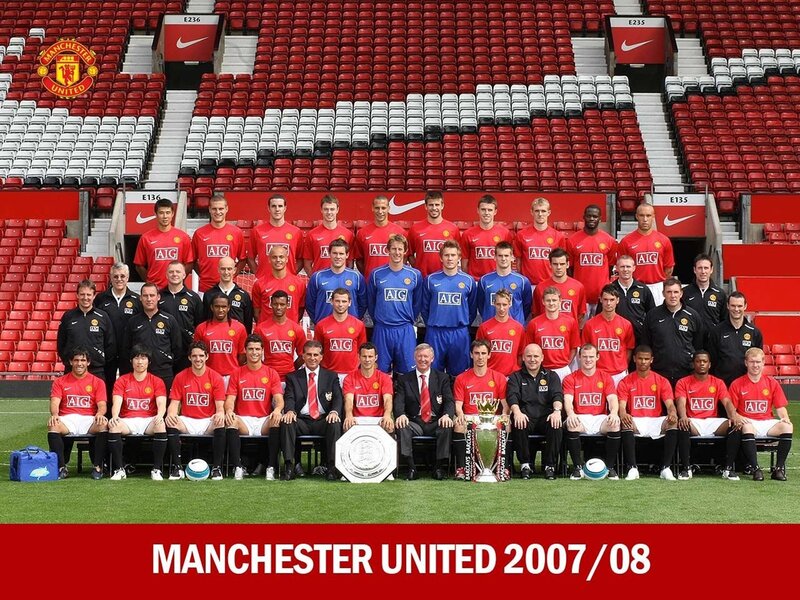 Manchester United Team — Red, Formal, Photograph, Trophy, Stadium