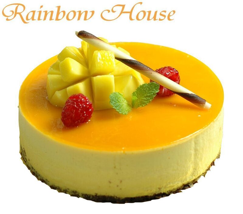 Mango cheesecake with fruit