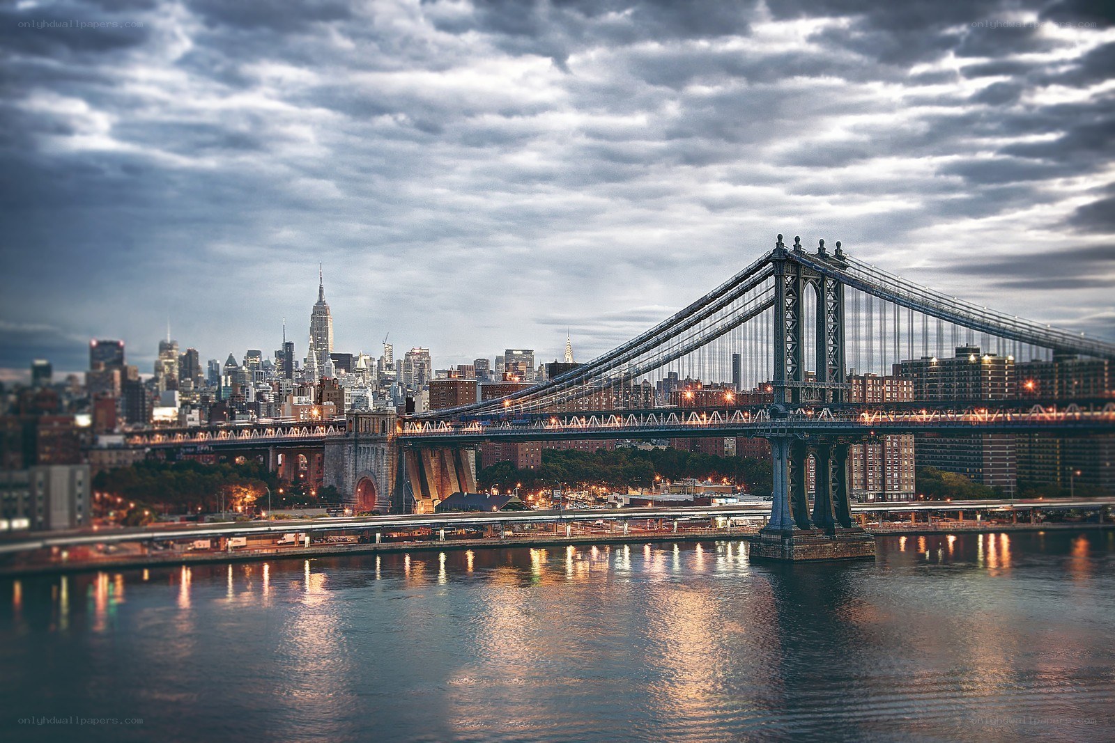 Manhattan Bridge at dusk
